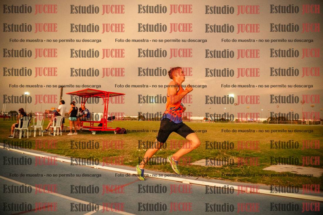 Fotos de los 3000 m llanos de varones