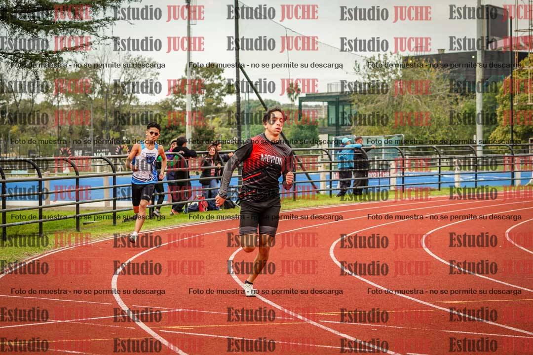 Fotos de los 400 m llanos de varones