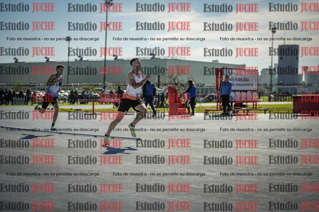 Fotos de los 400 m llanos de varones