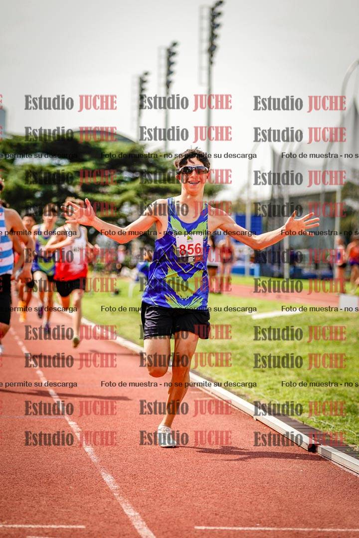 Fotos de los 600 m llanos de varones