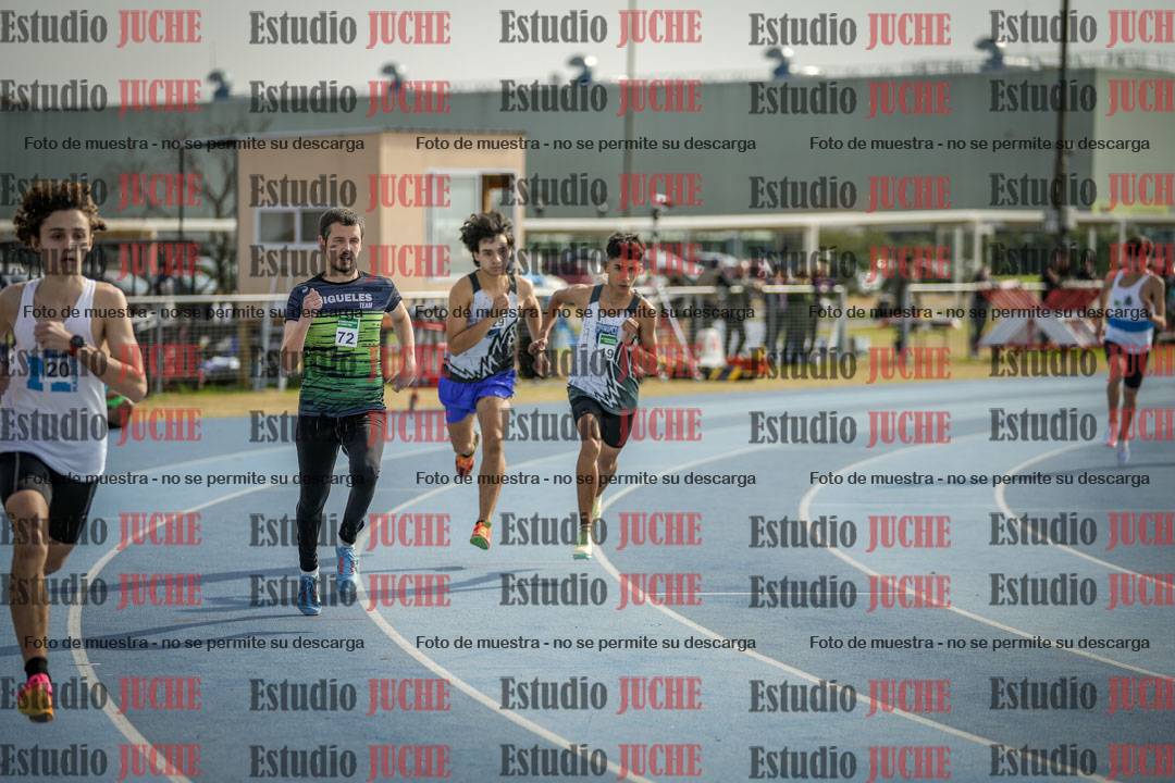 Fotos de los 800 m llanos de varones
