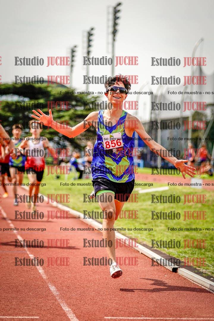 Fotos de los 600 m llanos de varones