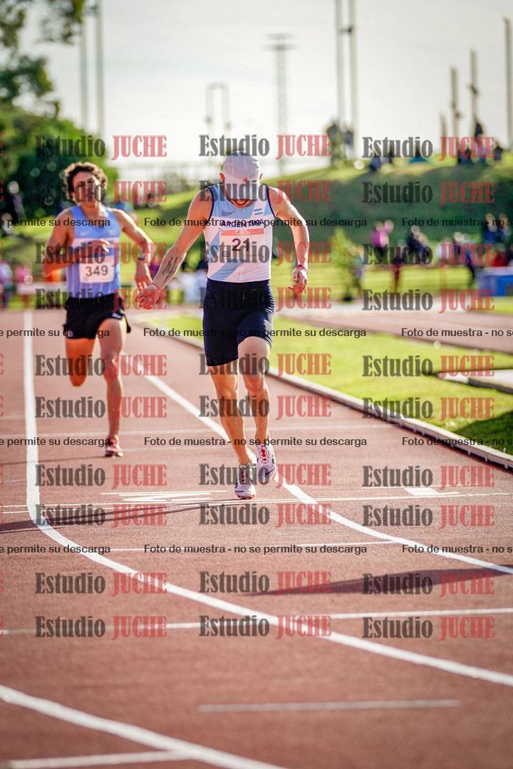 Fotos de los 3000 m con obstáculos de varones