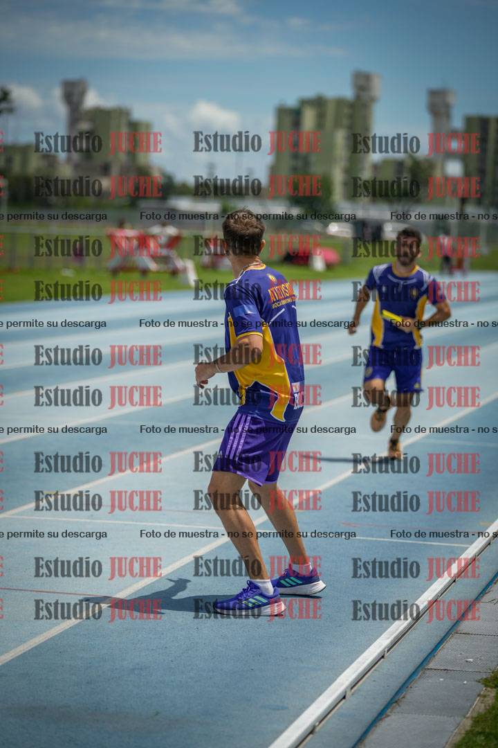 Fotos durante el transcurso de los relevos 20' para running teams - serie 2