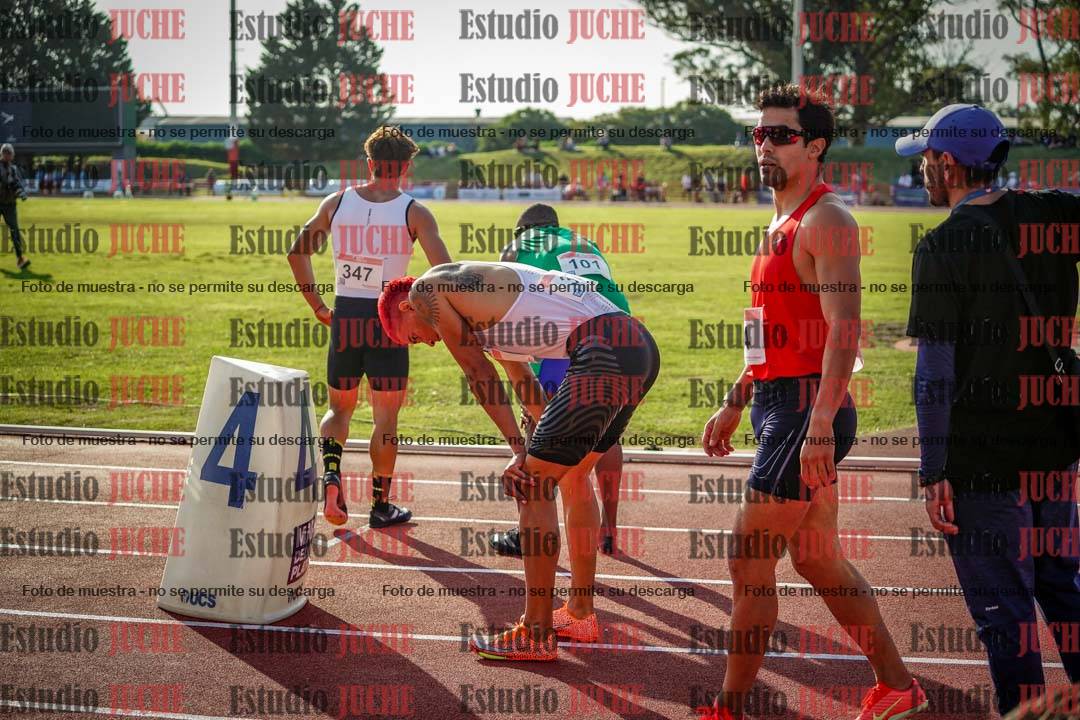 Fotos de algunos extras y podios del día 1