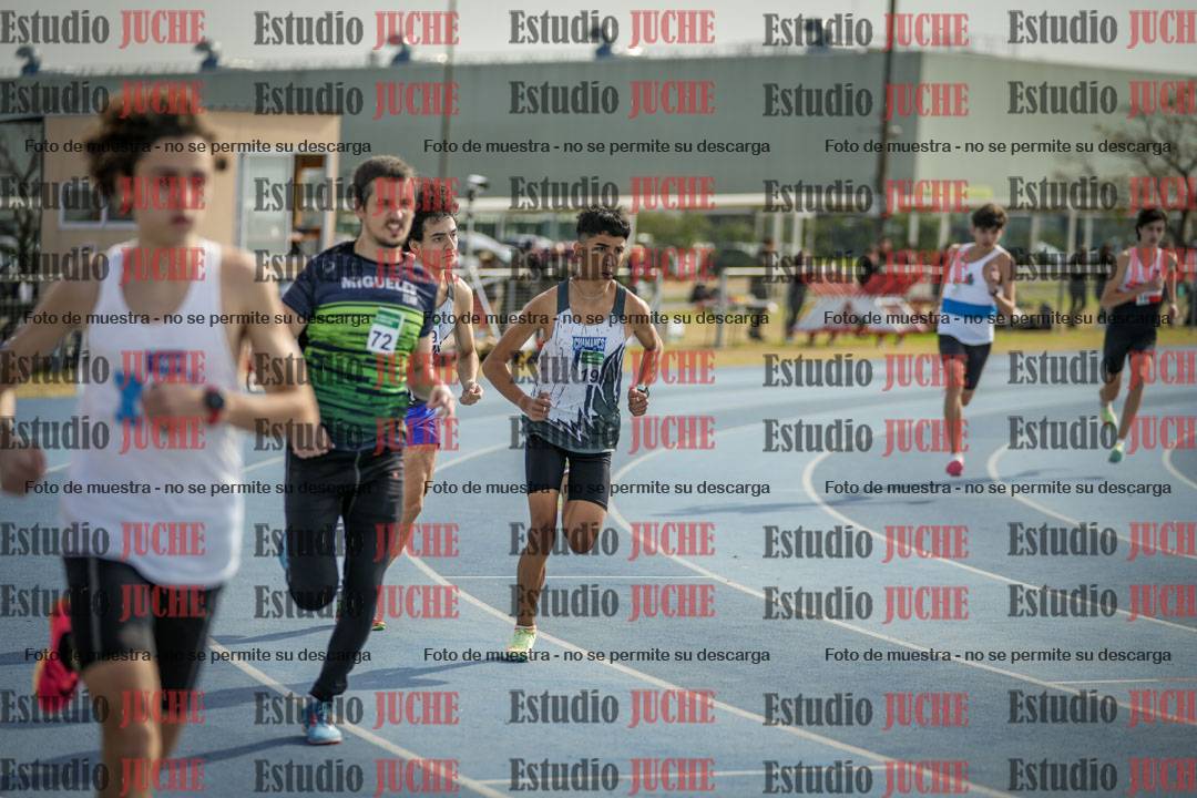Fotos de los 800 m llanos de varones