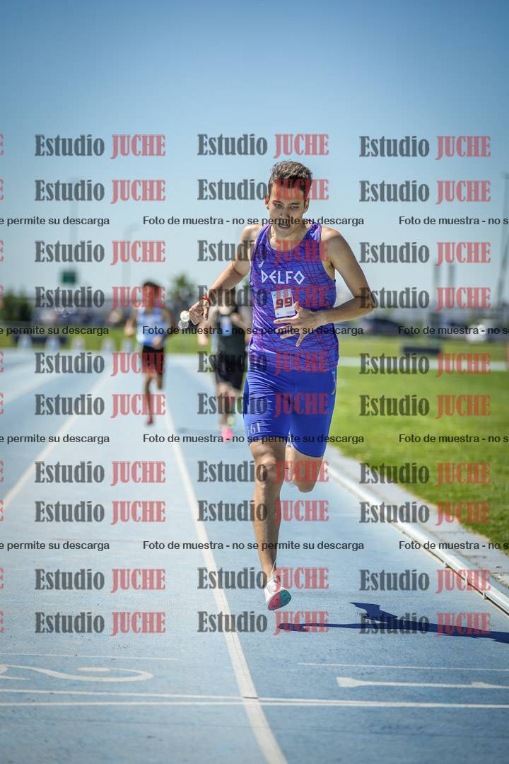 Fotos de los 800 m llanos de varones