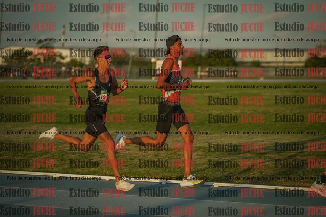 Fotos de los 3000 m llanos de varones