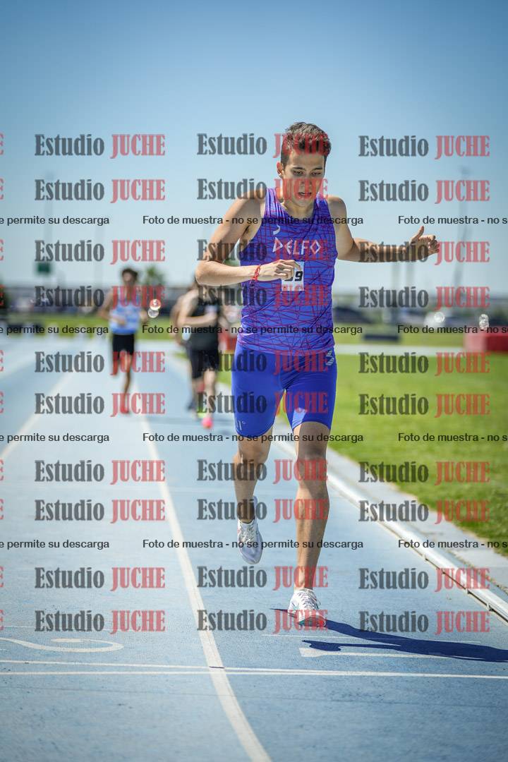Fotos de los 800 m llanos de varones