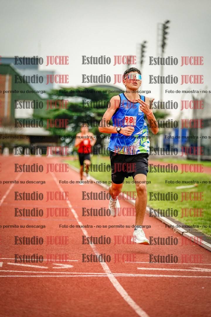 Fotos de los 800 m llanos de varones