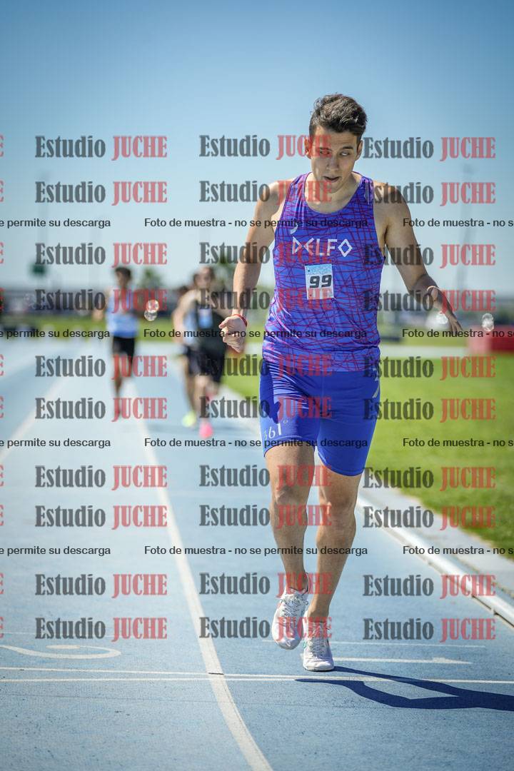 Fotos de los 800 m llanos de varones