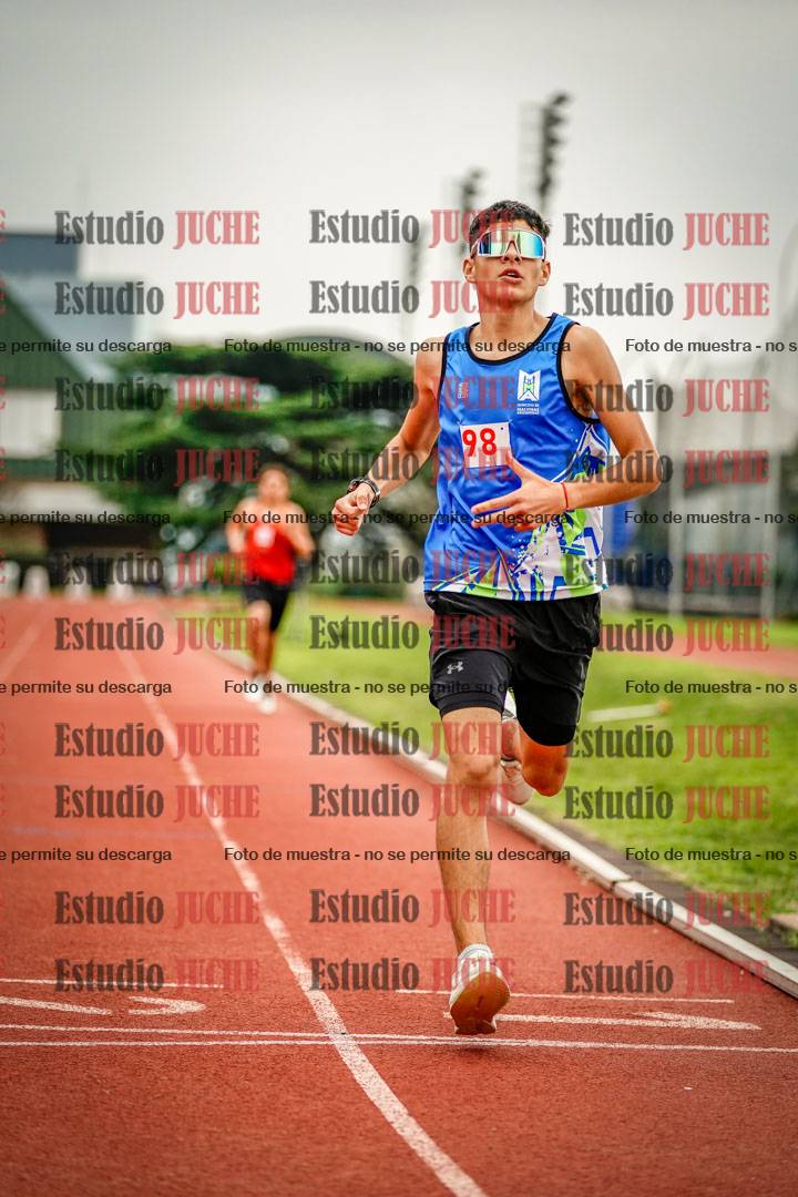 Fotos de los 800 m llanos de varones