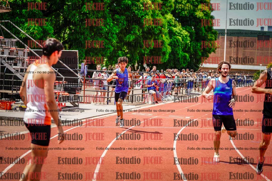 Fotos de los 400 m llanos de varones