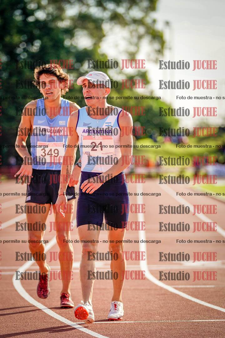 Fotos de los 3000 m con obstáculos de varones