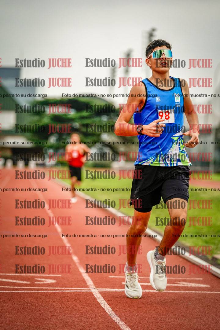 Fotos de los 800 m llanos de varones