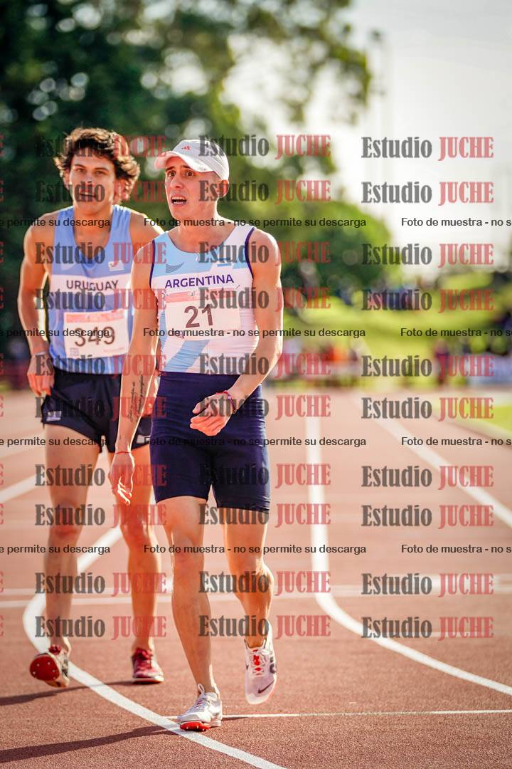 Fotos de los 3000 m con obstáculos de varones