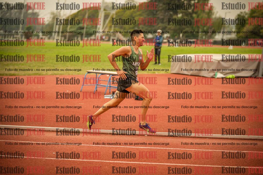 Fotos de los 800 m llanos de varones