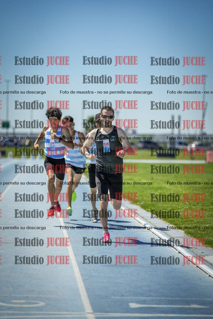 Fotos de los 800 m llanos de varones