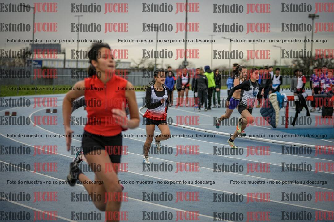 Fotos de los 150 m llanos de mujeres - U14