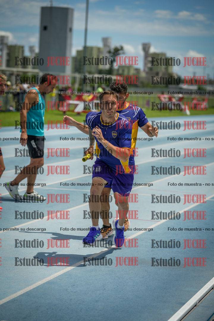 Fotos durante el transcurso de los relevos 20' para running teams - serie 2