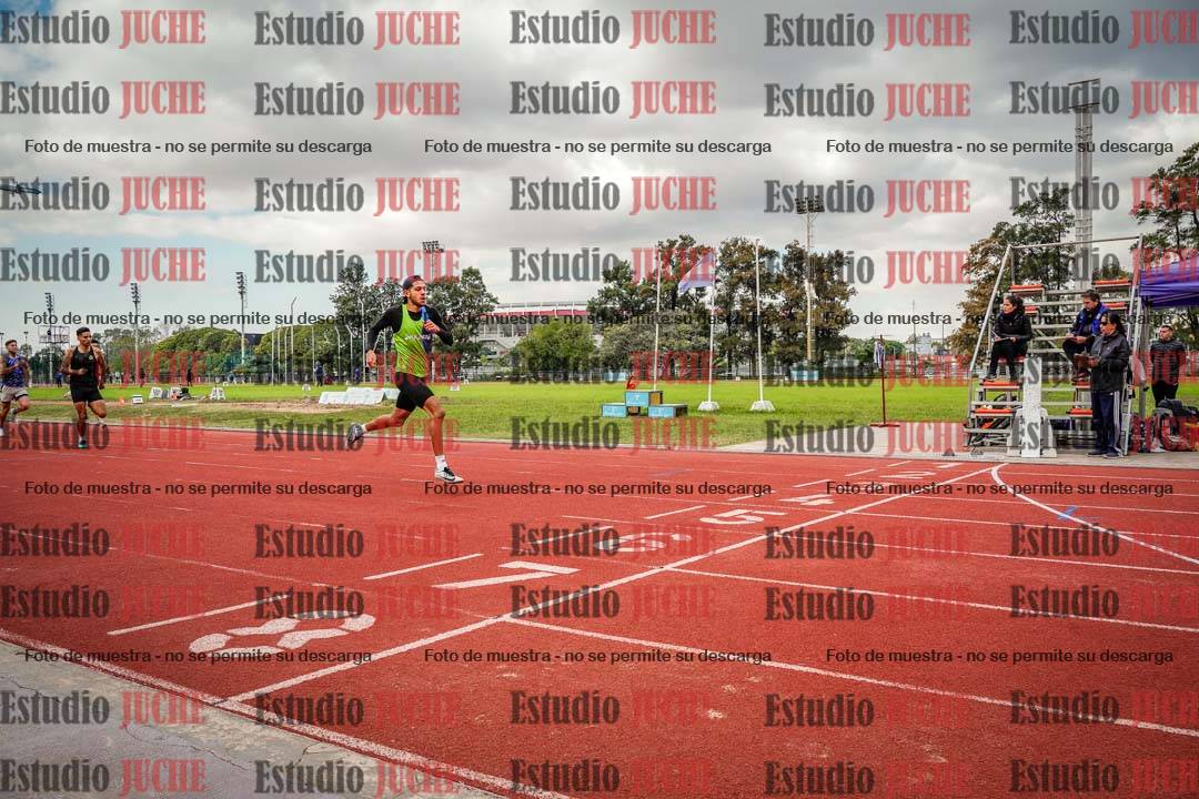 Fotos de los 400 m llanos de varones