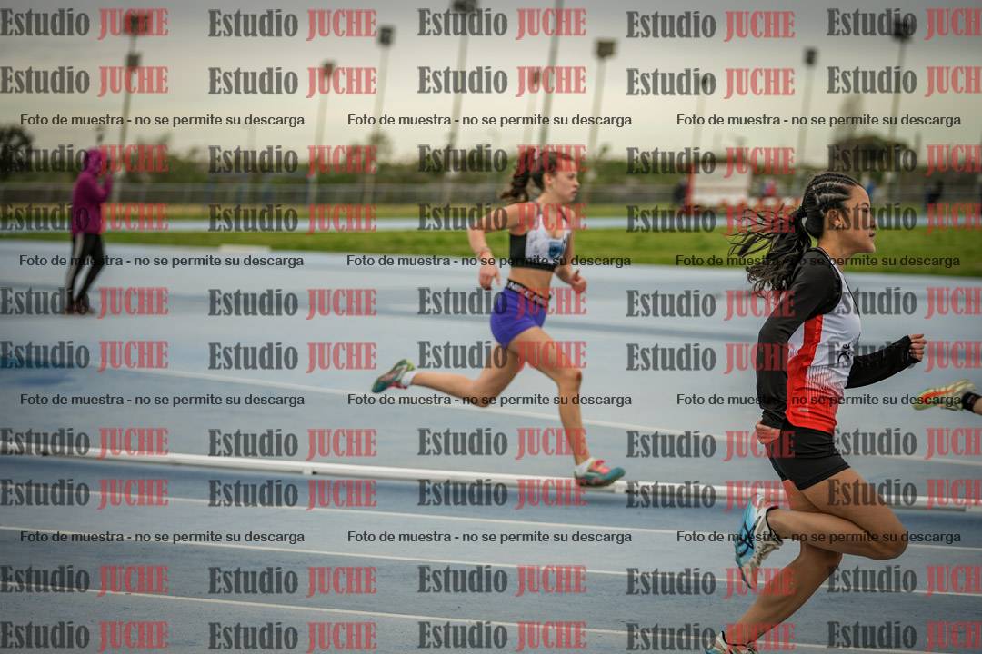 Fotos de los 150 m llanos de mujeres - U14