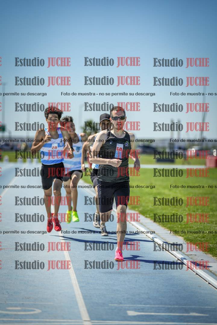 Fotos de los 800 m llanos de varones