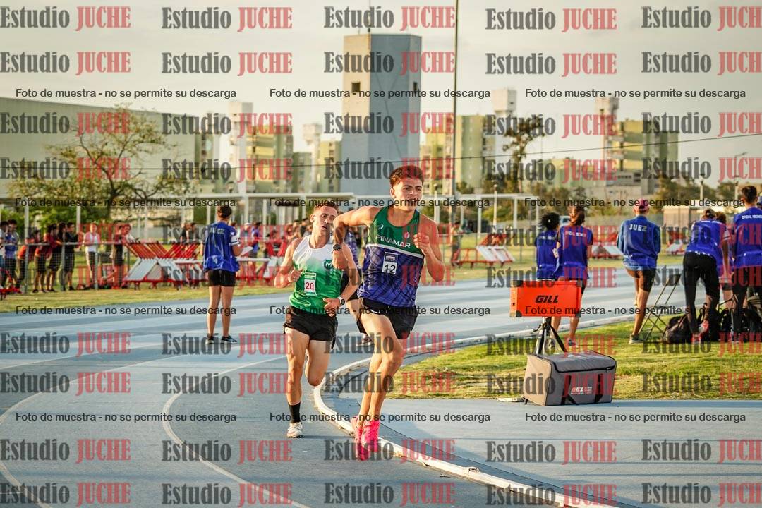 Fotos de los 3000 m llanos de varones