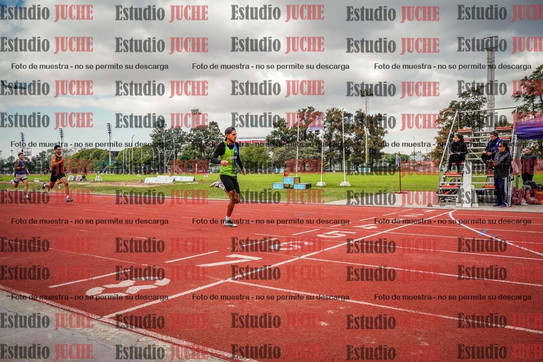 Fotos de los 400 m llanos de varones