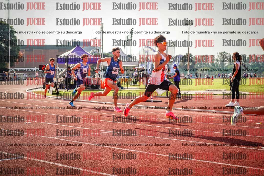 Fotos de los 800 m llanos de varones