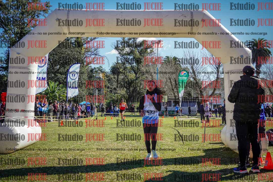 Fotos de la llegada del cross de 2000 m