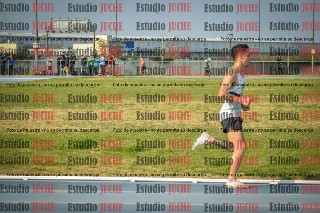 Fotos de los 3000 m llanos de varones