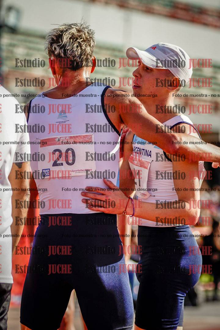 Fotos de algunos extras y podios del día 2