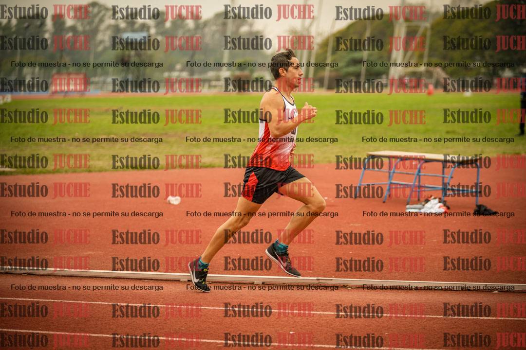 Fotos de los 800 m llanos de varones