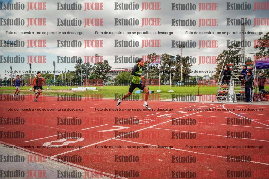 Fotos de los 400 m llanos de varones