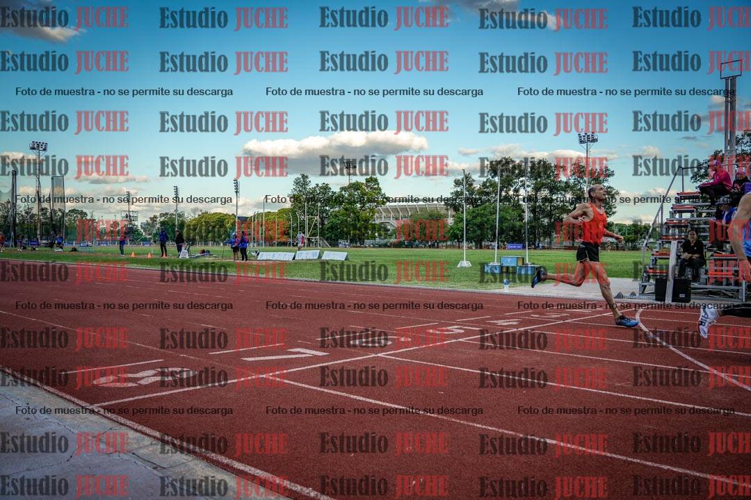 Fotos de los 400 m llanos de varones