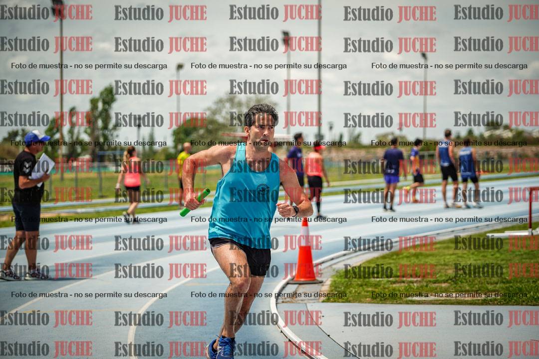 Fotos durante el transcurso de los relevos 20' para running teams - serie 2
