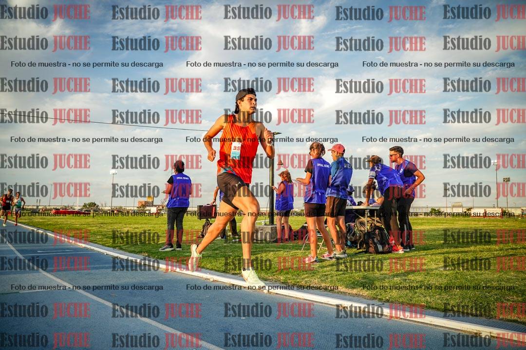 Fotos de los 3000 m llanos de varones