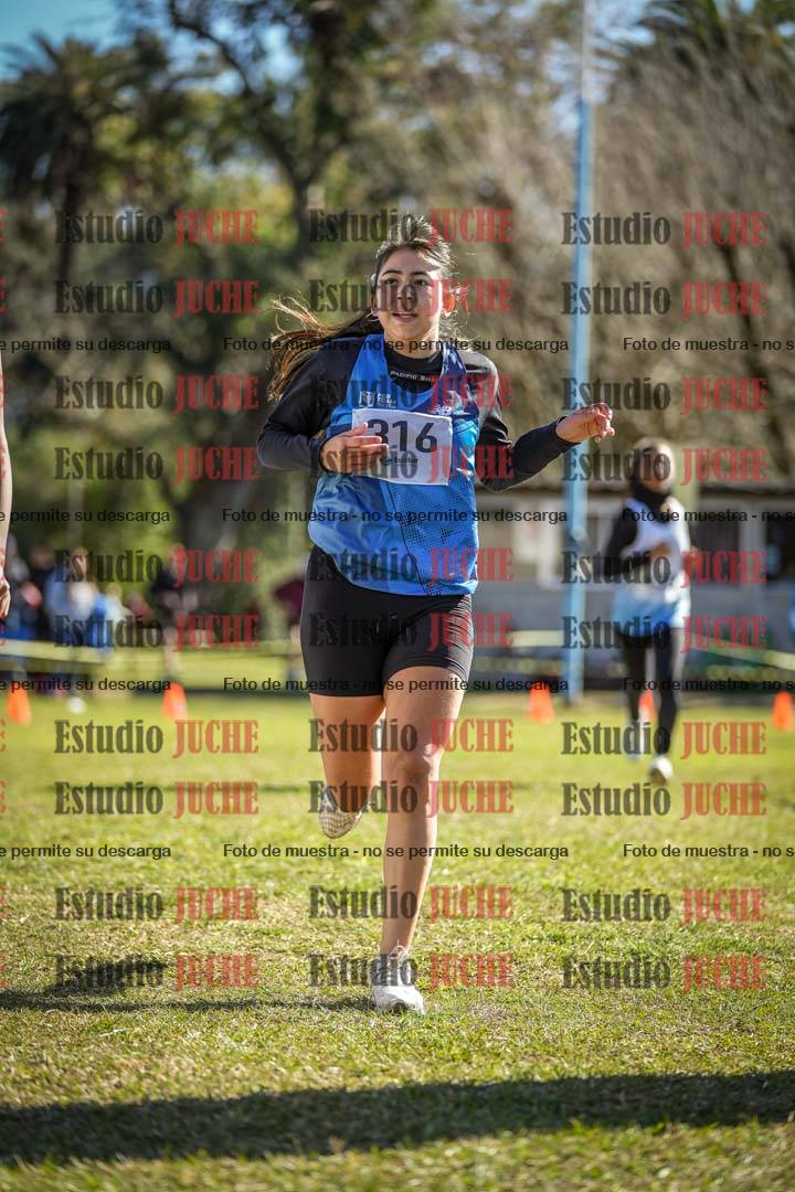 Fotos de la llegada del cross de 2000 m