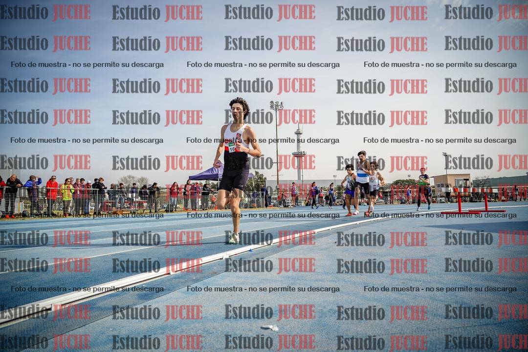 Fotos de los 800 m llanos de varones