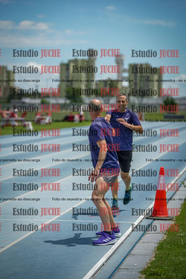 Fotos durante el transcurso de los relevos 20' para running teams - serie 2
