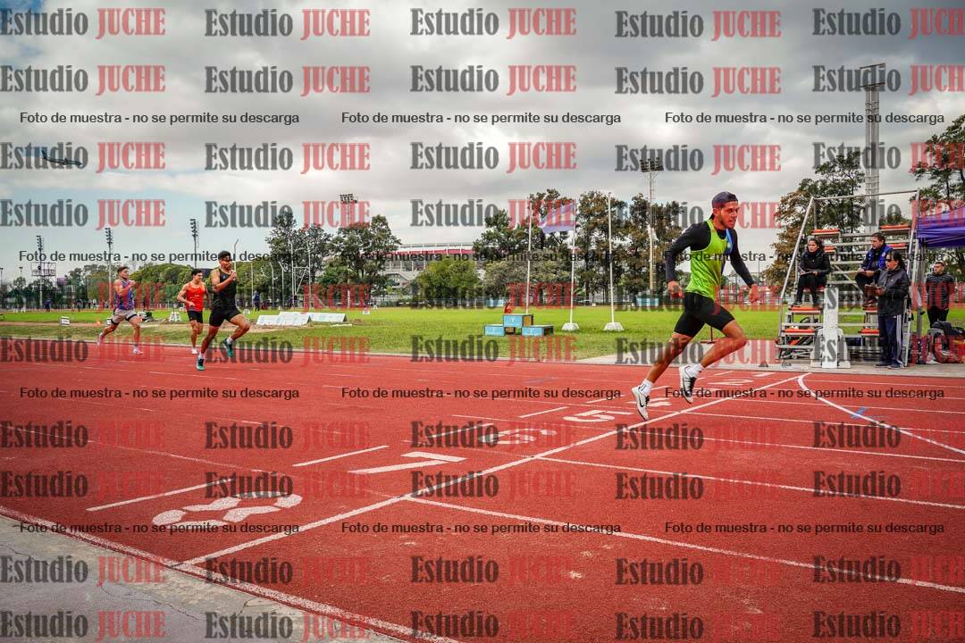 Fotos de los 400 m llanos de varones