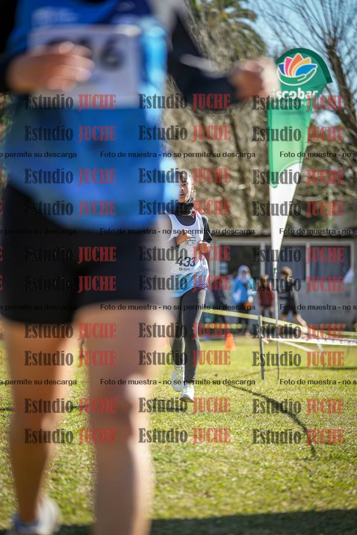 Fotos de la llegada del cross de 2000 m
