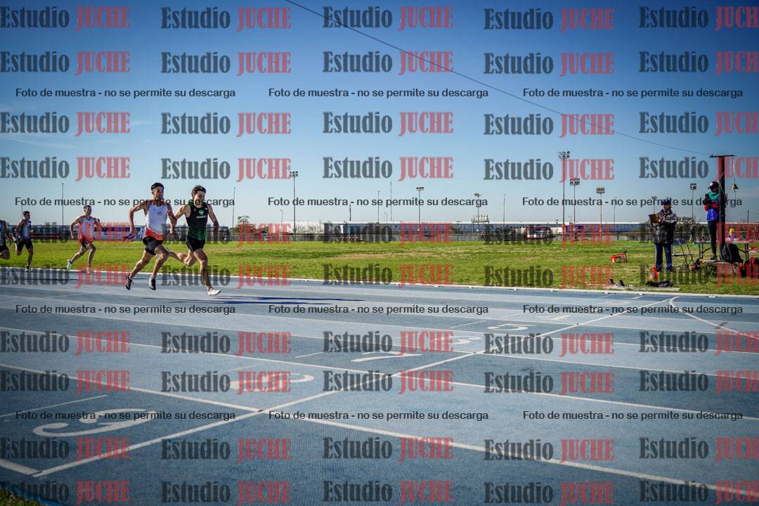 Fotos de los 400 m llanos de varones