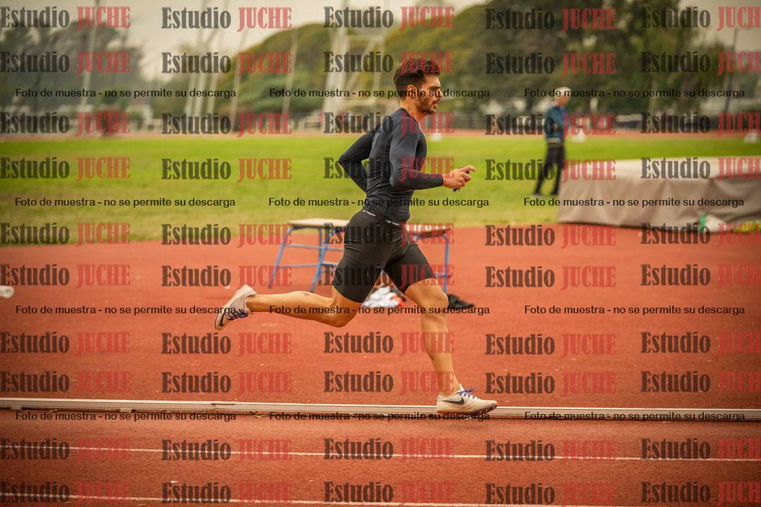 Fotos de los 800 m llanos de varones