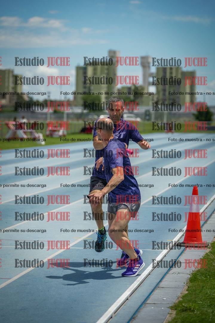 Fotos durante el transcurso de los relevos 20' para running teams - serie 2