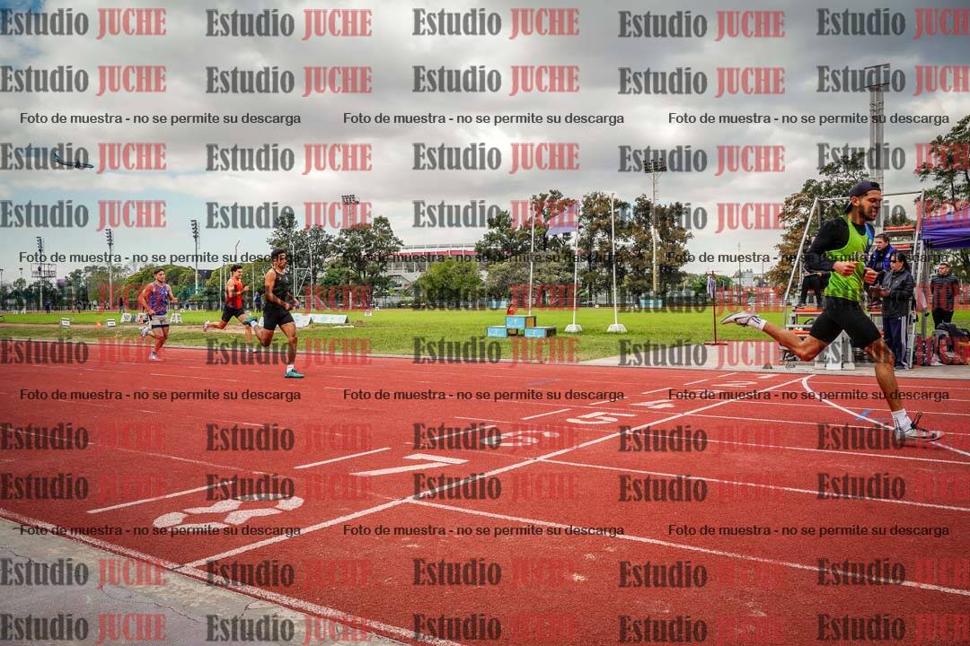 Fotos de los 400 m llanos de varones