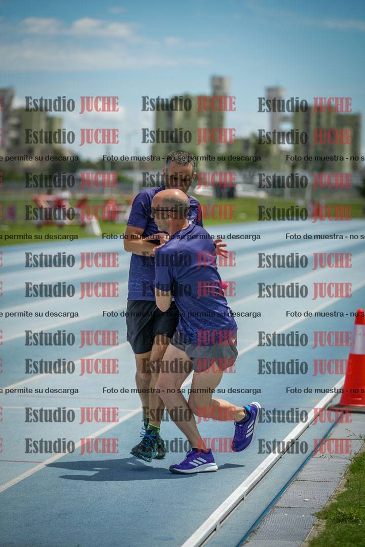 Fotos durante el transcurso de los relevos 20' para running teams - serie 2