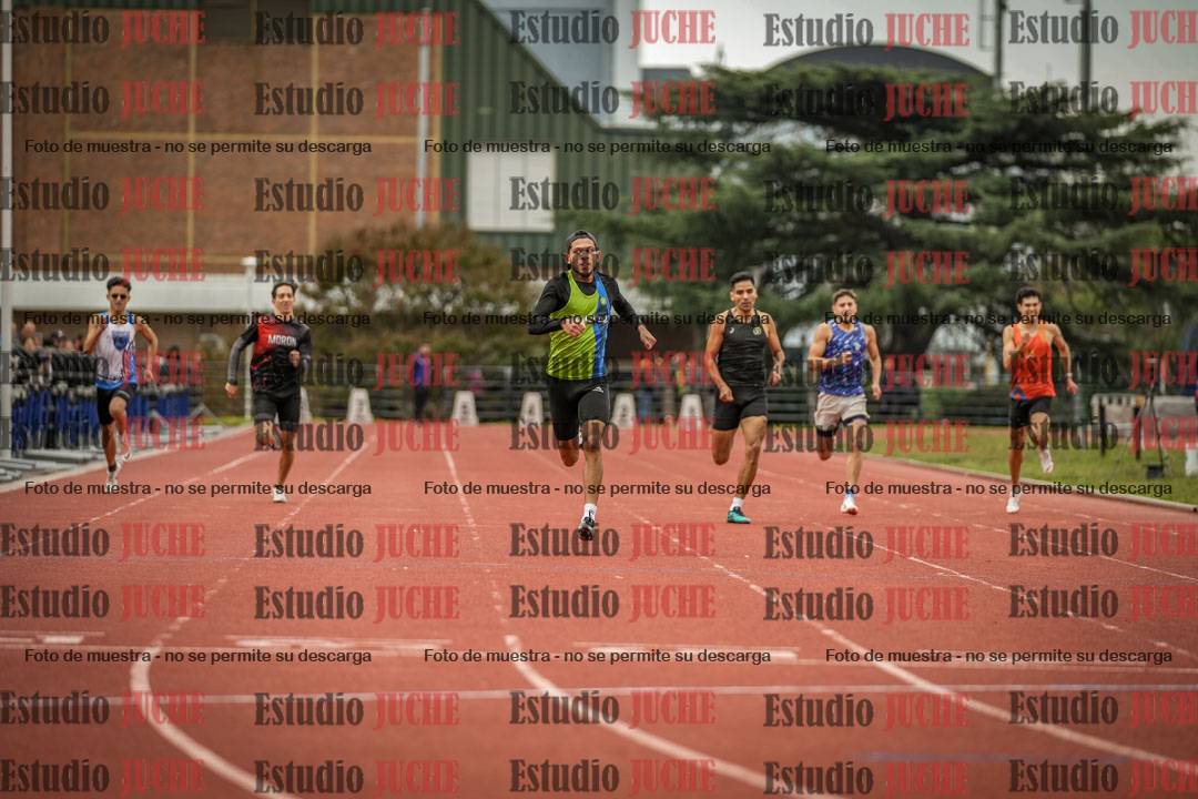 Fotos de los 400 m llanos de varones