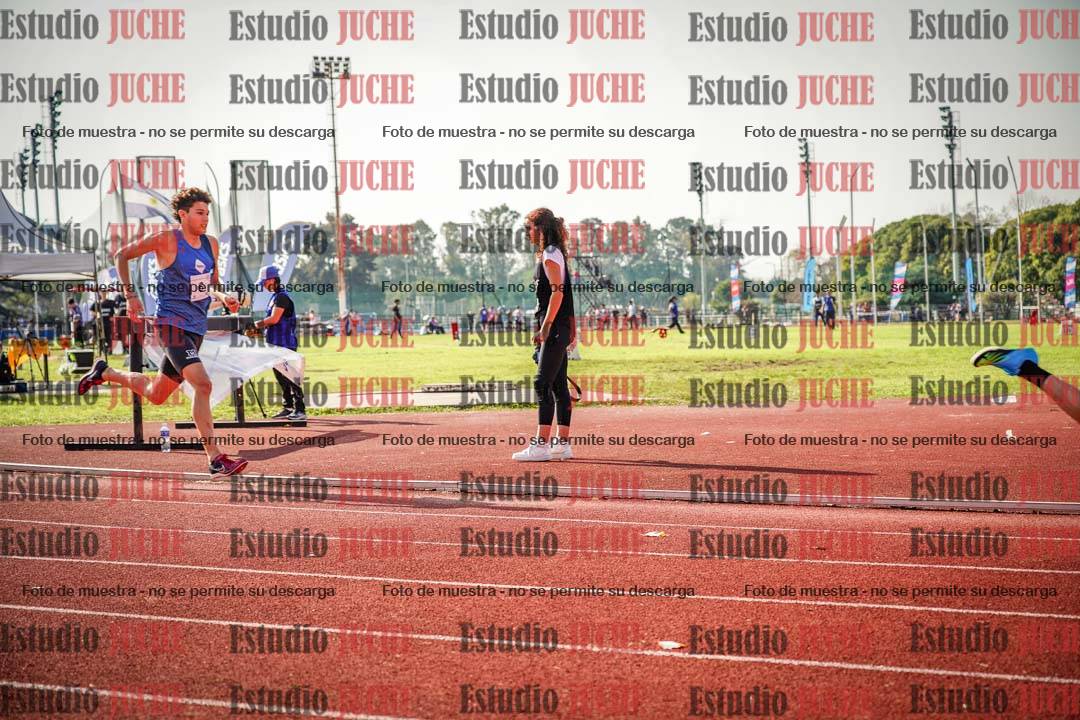 Fotos de los 800 m llanos de varones